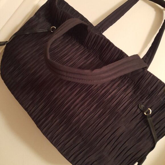 New Black Victoria Secret Handbag. - Picture 10 of 13